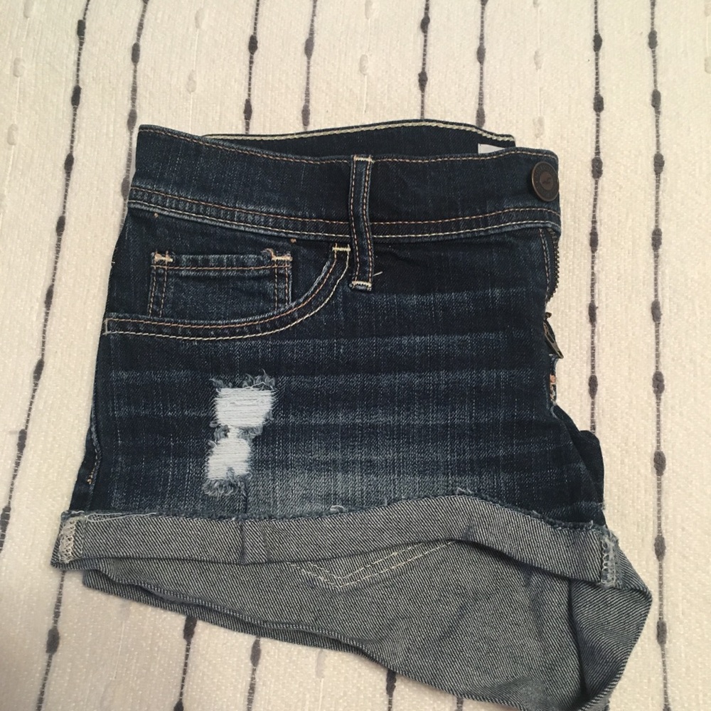 HOLLISTER: Low Rise Denim Shorts s3 w26